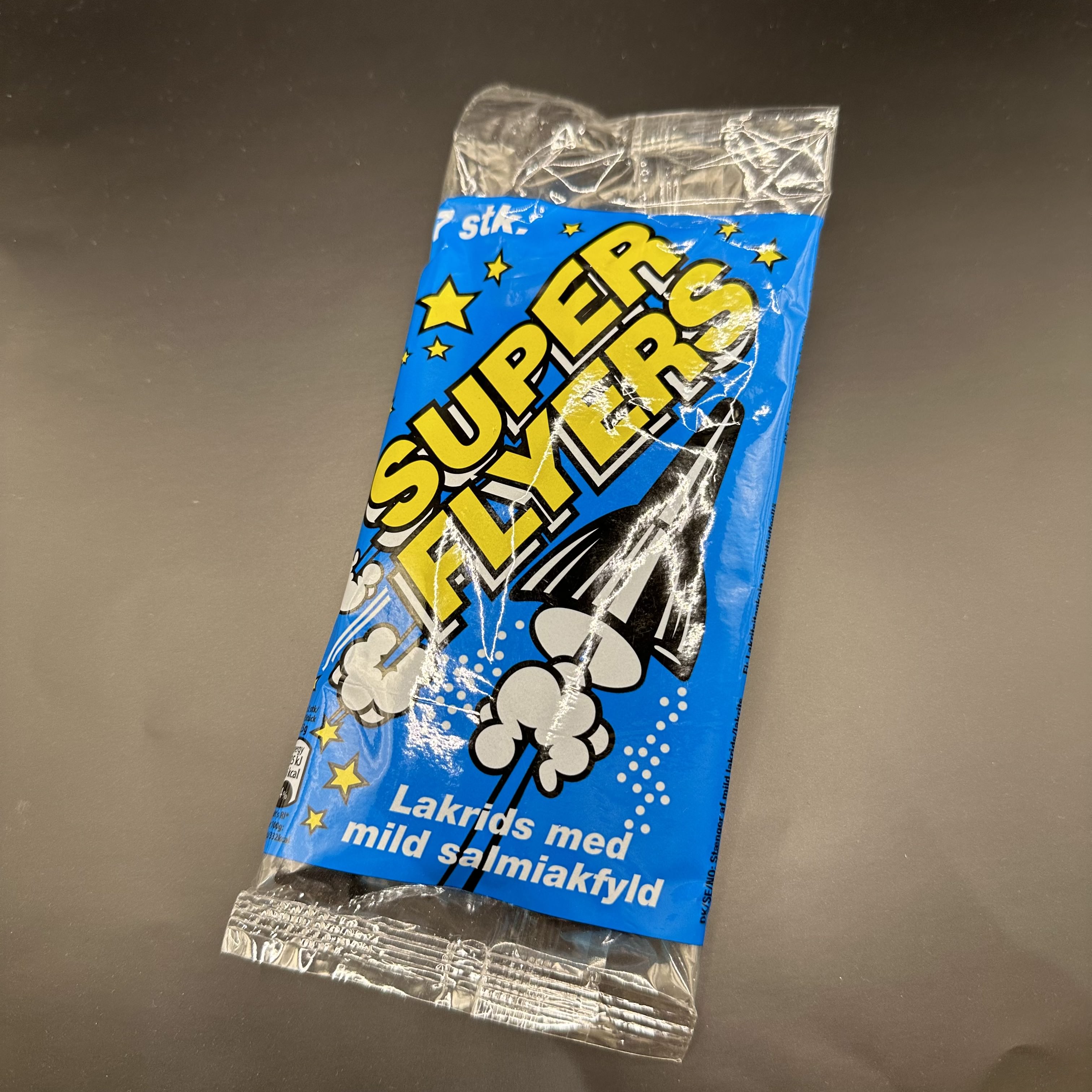 SUPERFLYERS Licorice LAKRITZ 7Stk  Lakrids med mild salmiakfyld 2