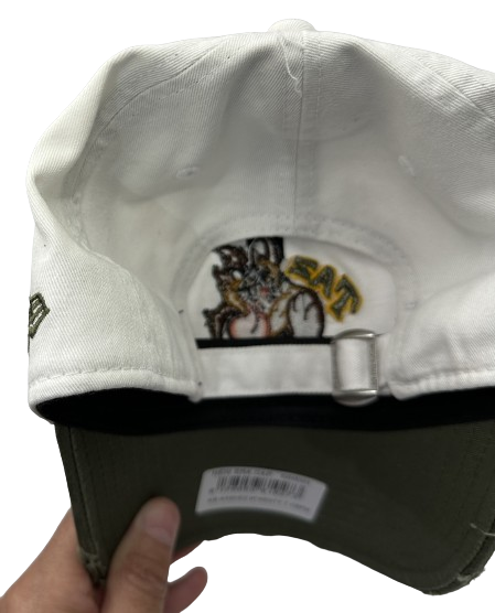 Looney Tunes Taz 9TWENTY Adjustable Cap White Nov Olive von New Era Backview